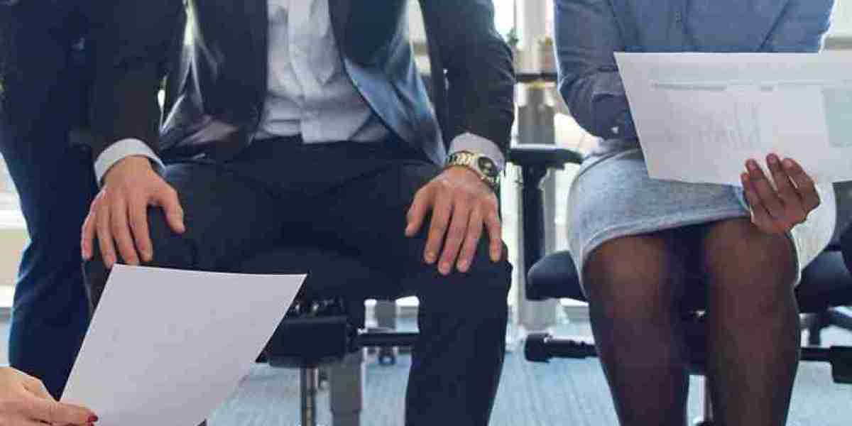 Finding the Best Professional Resume Writing Services Near Me: What to Know