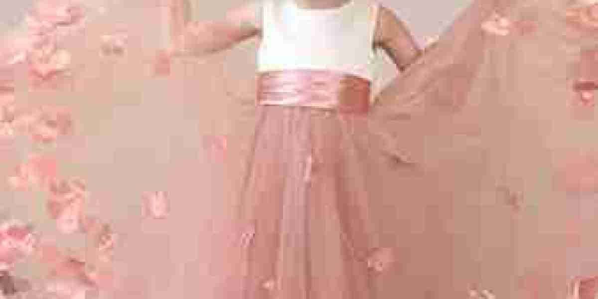 Short Formal Dresses: Sophisticated Mother of the Bride Gowns with Sleeves