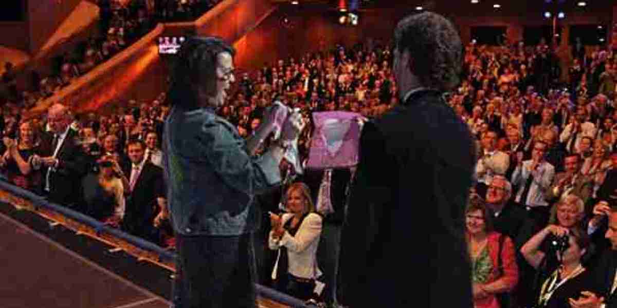 Elevate Your Corporate Event with Mitch Williams: Top Illinois Magician for Parties