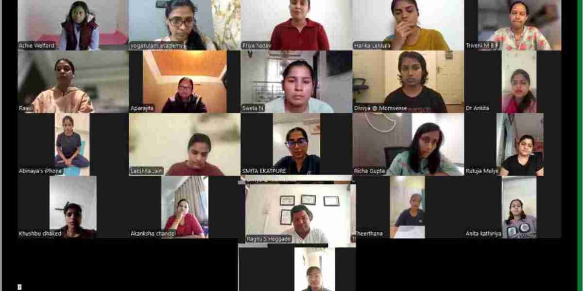 The Growing Importance of Specialized Yoga Teacher Training: Prenatal and Face Yoga