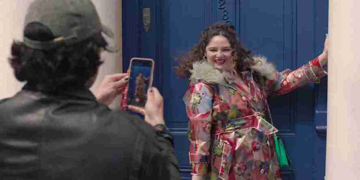 Too Much – Lena Dunham's Honest Rom-Com Review