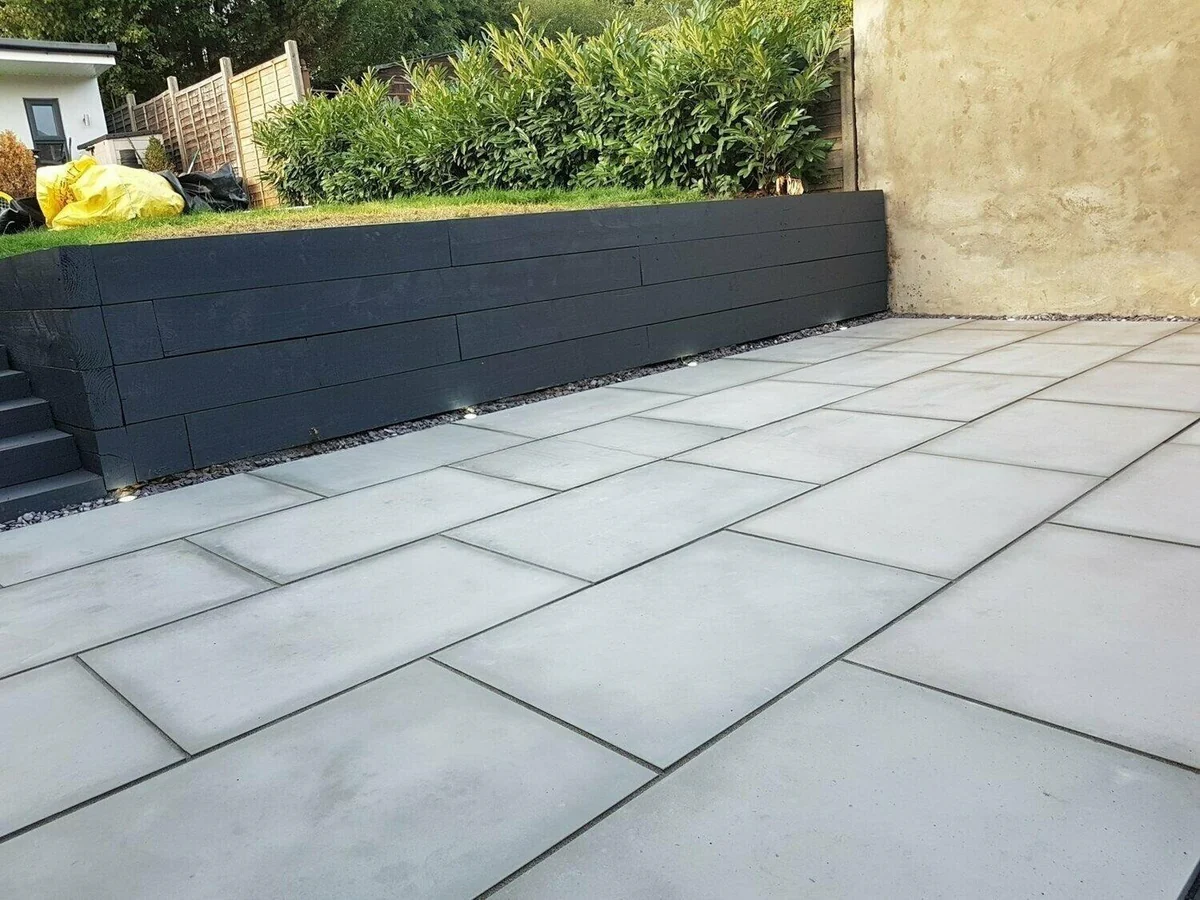 Why Choose Sawn and Honed Indian Sandstone for Outdoor Paving?