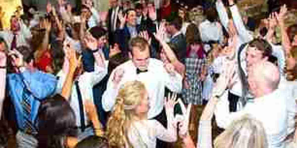 Booking the Best Singing Waiters UK for Nationwide Unforgettable Events