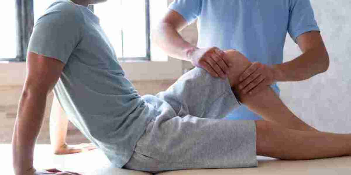 The Role of Physical Medicine in Long-Term Knee Pain Treatment