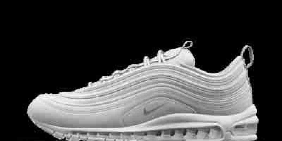 Nike 跑鞋全解析：經典設計與校園風 Sneaker