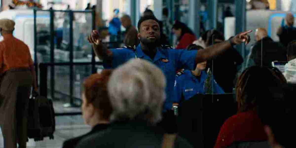 Claustrophobic Thriller – Carry-On Review & Insights