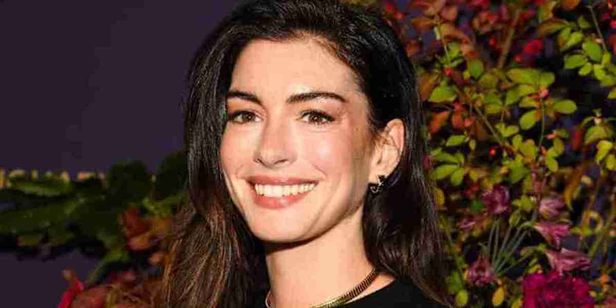 Netflix Comedy: Anne Hathaway & Rebel Wilson Shine