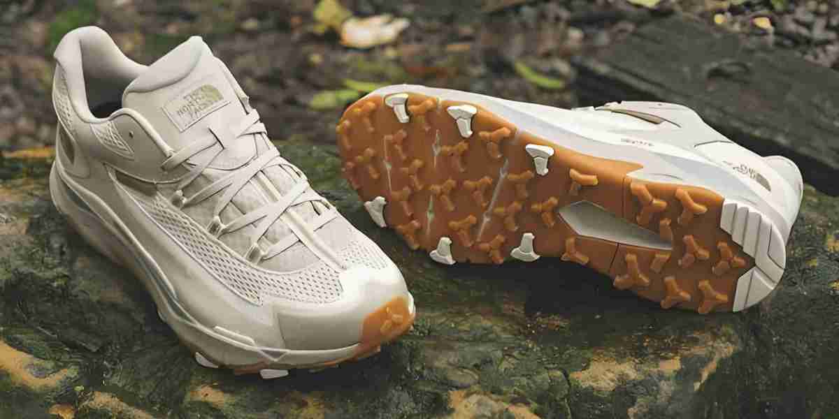 棕色風暴來襲！北面Gore-Tex徒步鞋征服山野的秘訣