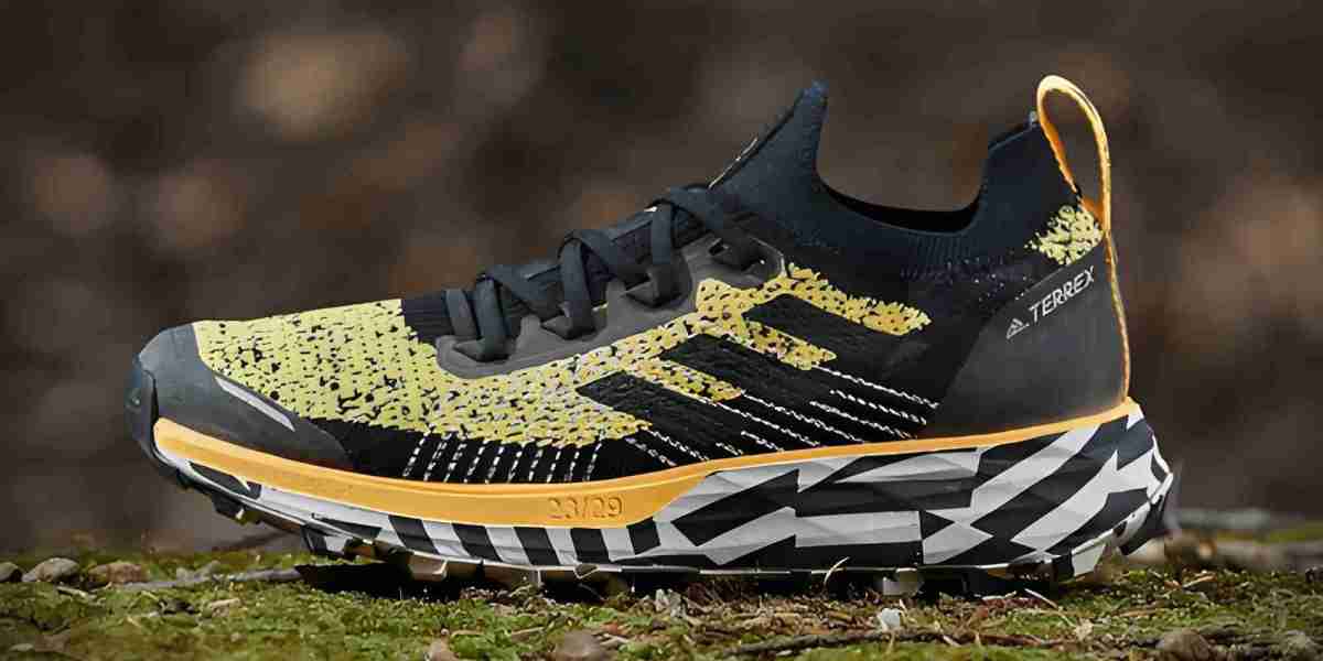 คลิกเดียวจบ! สนีกเกอร์ไอคอนที่ต้องมีตอนนี้