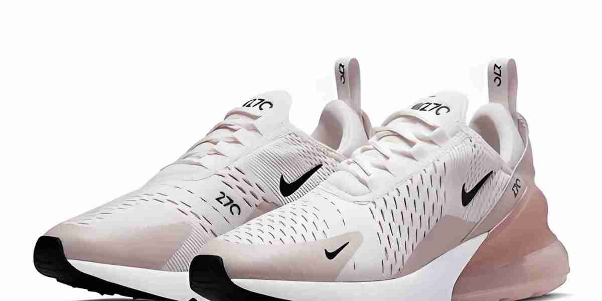 เทรนด์สนีกเกอร์ยอดนิยมของสายสตรีท