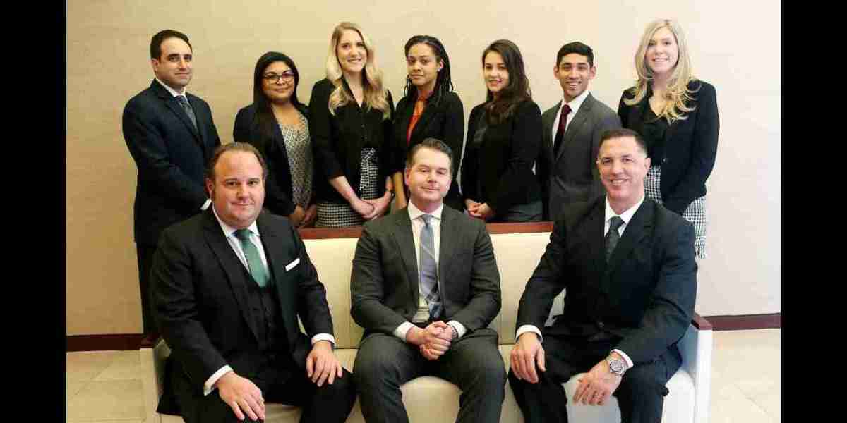 The Gold Standard: How to Navigate the Market for Immigration Solicitors UK